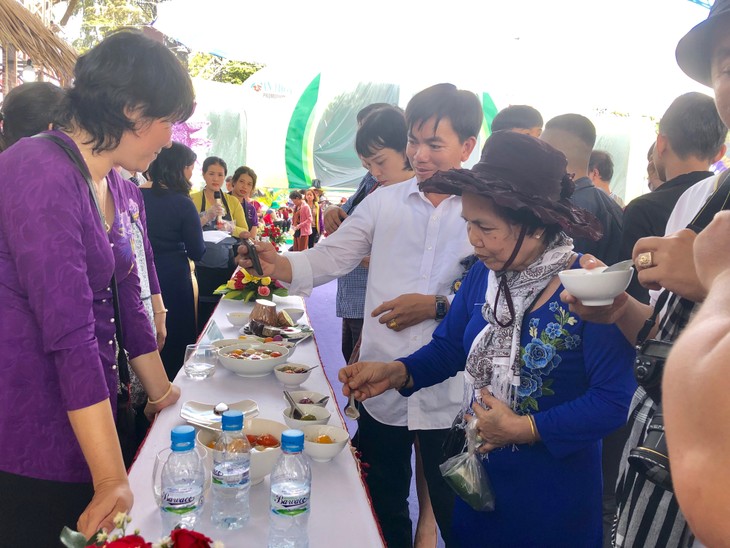Rực rỡ sắc màu Lễ hội bánh dân gian Nam Bộ năm 2019 - ảnh 12