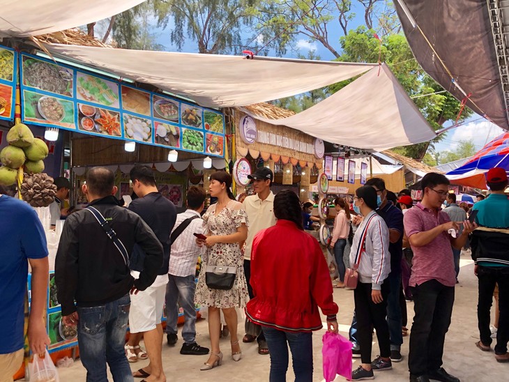 Rực rỡ sắc màu Lễ hội bánh dân gian Nam Bộ năm 2019 - ảnh 22