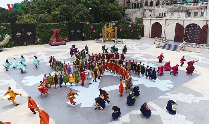 Vũ hội Ánh dương: Show diễn đẳng cấp quốc tế đầu tiên tại Đà Nẵng - ảnh 19