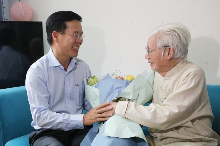 Journée du théâtre vietnamien: Vo Van Thuong rend visite aux artistes - ảnh 2