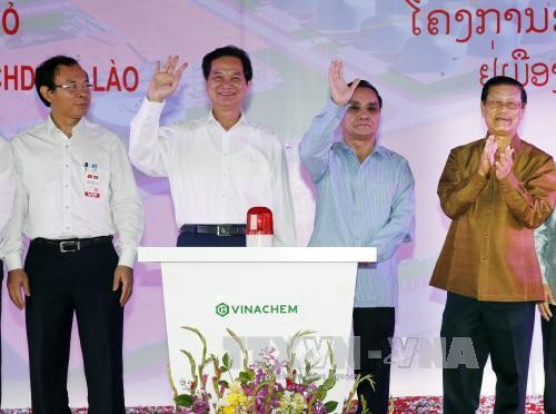 ズン首相、ラオスを訪問 - ảnh 1