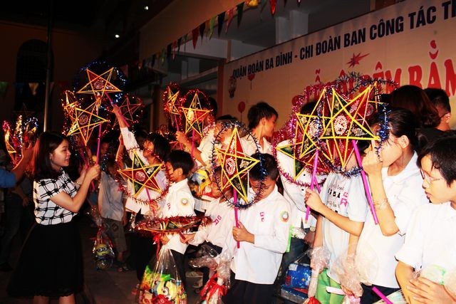 中秋節を祝う様々な活動 - ảnh 1