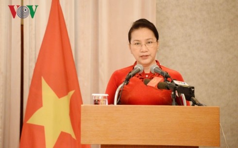 韓国を訪問中のガン国会議長の活動 - ảnh 1