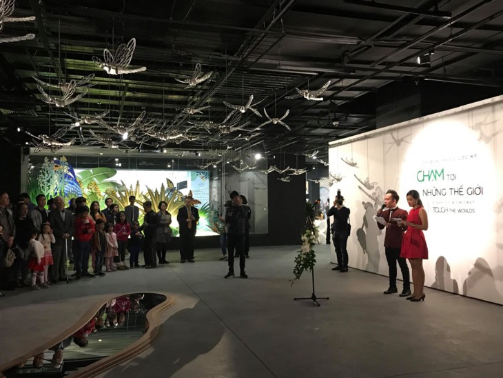 Ausstellung „Abenteuer und Heldentaten des ruhmreichen Grashüpfers Men“ - ảnh 1