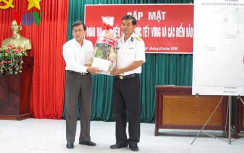 ผู้นำจังหวัดต่างๆในภาคใต้ไปอวยพรปีใหม่เจ้าหน้าที่หน่วยทหารเรือเขต 5 - ảnh 1