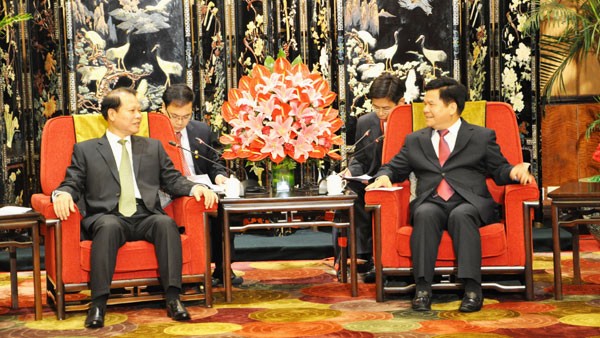 ท่าน Vũ Văn Ninh รองนายกรัฐมนตรีให้การต้อนรับผู้ว่าราชการมณฑลยูนนาน ประเทศจีน - ảnh 1