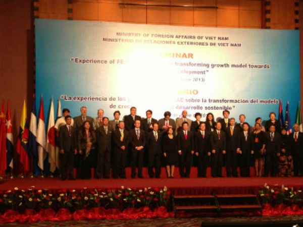 เปิดการประชุมรัฐมนตรีต่างประเทศ FEALAC ครั้งที่ 6 ณ ประเทศอินโดนีเซีย - ảnh 1