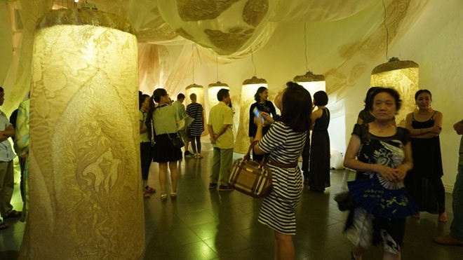 Kunstausstellung: “ Truc Chi- Hören auf dem Fluss“ - ảnh 1