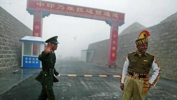 China und Indien wollen Verhandlungen über gemeinsame Grenze fördern - ảnh 1