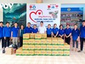 Vietnamese, foreigners offer donations to flood-hit areas