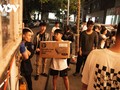 Cả khu chung cư ở Hà Nội tất bật gửi hàng cứu trợ đồng bào vùng lũ trong đêm