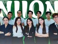 Vietnamesische Studenten und die Herstellung der weltweit ersten Biomassepellets aus Knoblauchschalen