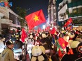 Hundreds of thousands of fans flood streets in ecstasy after Vietnam’s ASEAN Cup win