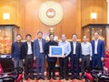 Hiệp sĩ Đại Thánh giá Lê Đức Thịnh và cộng sự ủng hộ đồng bào các tinh khắc phục hậu quả do bão lũ gây ra