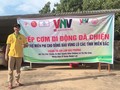 Bếp cơm di động dã chiến: kết nối tinh thần của tuổi trẻ hướng về vùng lũ