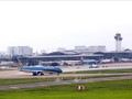Tan Son Nhat airport sets record by serving 160,000 passengers a day