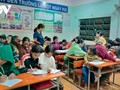 Clases de alfabetización dan esperanza a las minorías étnicas en zona fronteriza de Duc Co 