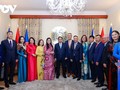 Premierminister Pham Minh Chinh besucht vietnamesische Botschaft in Tschechien