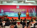 Le président Luong Cuong accueille les délégations étrangères pour le 50e anniversaire de la réunification