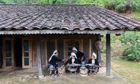 Kerajinan Motif Cetakan dengan Lilin Lebah dari Warga Etnis Dao Tien di Provinsi Cao Bang