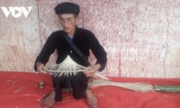 Caping Anyaman Tradisional dari Warga Etnis Ha Nhi di Provinsi Dien Bien