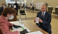 Presiden Putin memuji bahwa revisi UUD adalah tepat terhadap Rusia