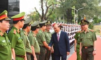 PM Nguyen Xuan Phuc Menghadiri Konferensi Pasukan Keamanan Publik Nasional