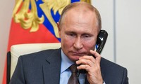 Presiden Rusia dam AS Adakan Pembicaraan Telepon