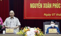 Presiden Nguyen Xuan Phuc: Provinsi Vinh Phuc Perlu Perhatikan Pengembangan Sumber Daya Manusia di Bidang Sains-Teknologi