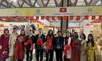 Barang Vietnam Mendapat Apresiasi pada Pekan Raya Barang Kerajinan Tangan Artistik Internasional Artigiano (Italia)