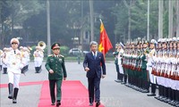 Menhan Malaysia Lakukan Kunjungan Resmi di Vietnam