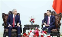 Deputi PM Vietnam, Le Minh Khai Terima Mantan PM Inggris, Ketua Institut TBI