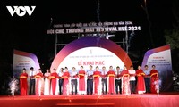 Pekan Raya Perdagangan Festival Hue 2024 Berkiblat ke Warga Vietnam Utara