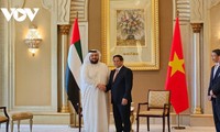 PM Vietnam, Pham Minh Chinh Menerima Menteri Ekonomi dan Menteri Investasi Uni Emirat Arab