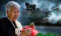 Bernyanyi tentang Ibu Vietnam Heroik