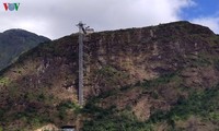 Visitors flock to Rong May Glass Bridge in Lai Chau