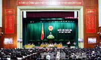 Continúa la V reunión del Parlamento vietnamita, XIII legislatura con enérgicas discusiones