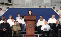 Presidenta del Parlamento vietnamita homenajea al líder de la Revolución cubana Fidel Castro 