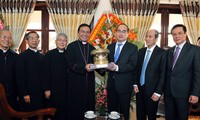 Frente de la Patria de Vietnam envía mensajes de felicitación navideña a comunidades cristianas