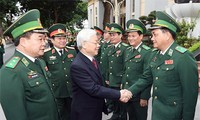 Máximo líder político de Vietnam visita fuerzas guardafronteras en vísperas del Tet 2017