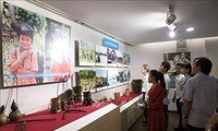 Exposición de fotos muestra transformaciones de parte central de Vietnam en 20 años 