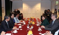 Presidenta parlamentaria de Vietnam recibida por líderes de la empresa de alta tecnología Safran 