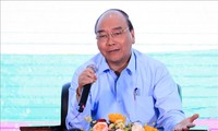 Premier vietnamita dialoga con agricultores nacionales