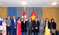 Vicepremier vietnamita visita a compatriotas en Suiza en vísperas del Año Nuevo Lunar 2020