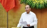 Primer ministro de Vietnam aprecia aportes del personal médico a la lucha contra covid-19