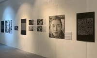 Fotografías en blanco y negro de arquitecto español sobre Vietnam resalta en una exposición en Hanói