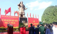 Ofrendan inciensos en honor de los méritos de los combatientes de Tay Son en Binh Dinh