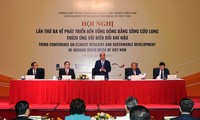 Premier vietnamita orienta el desarrollo de la economía del delta del río Mekong