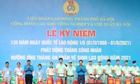 Localidades vietnamitas lanzan el Mes de Trabajadores