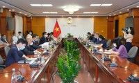 Vietnam apoya la iniciativa de transición energética del Reino Unido